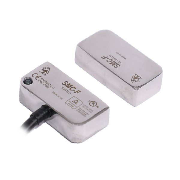 SMC-F-coded-magnetic-safety-interlock-safety-switch.jpg 137001 SMC-F 2NC 2M with LED